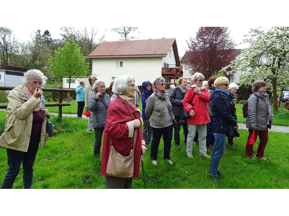 Auf dem Gelände des Klosters Flechtdorf